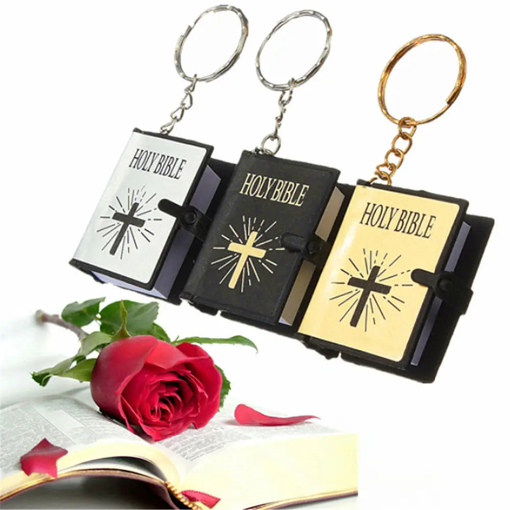 Mini English HOLY BIBLE Key Chains Real Paper Readable Bible Christian Keyrings Car Key Chains Bag Ornaments Religious Jewelry